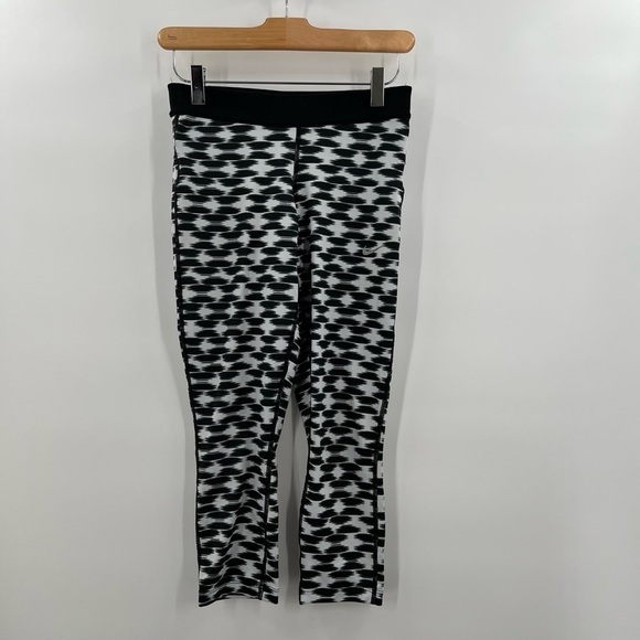 Nike Dri Fit Soul Cycle Printed Cropped Pants Ladies XS - Picture 1 of 7